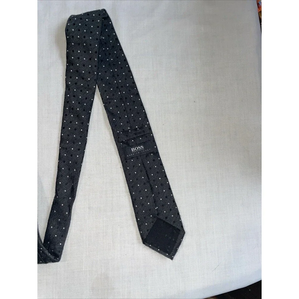 Hugo Boss Men’s Dress Tie Size 57” Black Dotted Wool Blend Business Formal